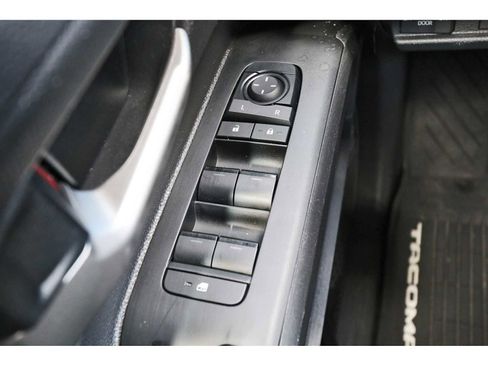 Used 2024 Toyota Tacoma TRD Sport w/ TRD Sport Upgrade Package image 20