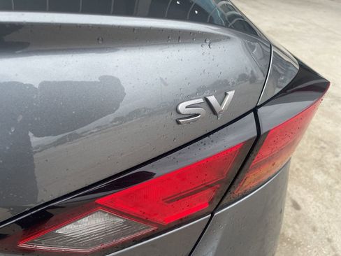 Used 2024 Nissan Altima 2.5 SV image 12