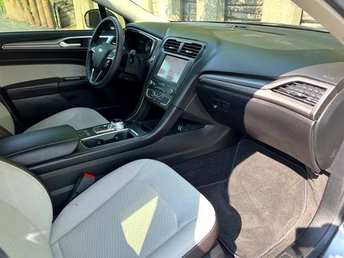 Used 2020 Ford Fusion SE w/ Equipment Group 151A image 19