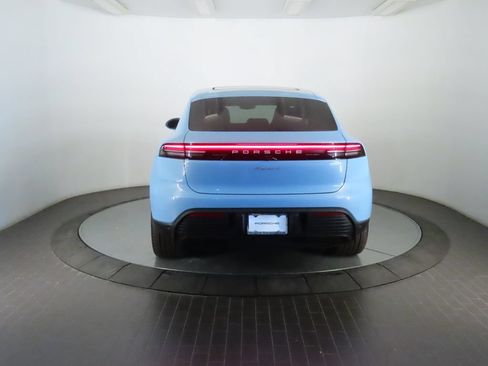 Used 2025 Porsche Macan 4 Electric w/ Premium Package AWD/4WD image 6