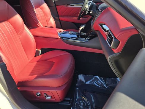 Used 2022 Maserati Levante Modena image 16