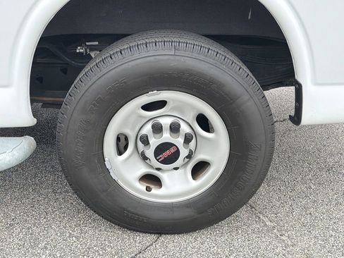 Used 2024 GMC Savana 2500 w/ Driver Convenience Package image 30