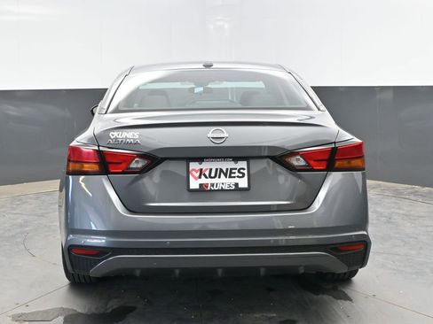 Used 2025 Nissan Altima 2.5 SV FWD image 8