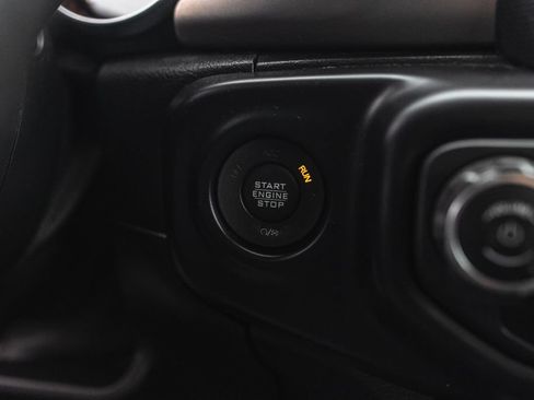 Used 2020 Jeep Gladiator Sport w/ Quick Order Package 24S AWD/4WD image 18