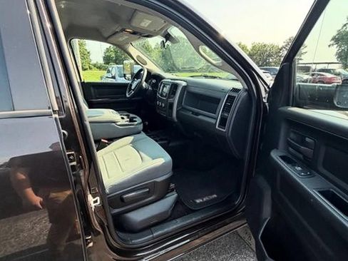 Used 2017 RAM 2500 Tradesman w/ Chrome Appearance Group AWD/4WD image 21