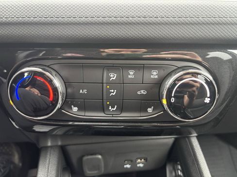 Used 2026 Chevrolet TrailBlazer LT w/ LT Cold Weather Package AWD/4WD image 22
