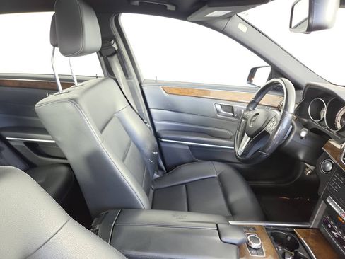 Used 2016 Mercedes-Benz E 350 4MATIC Sedan image 29