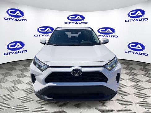Used 2022 Toyota RAV4 XLE FWD image 8