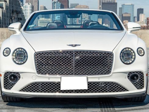Used 2020 Bentley Continental GT V8 image 13