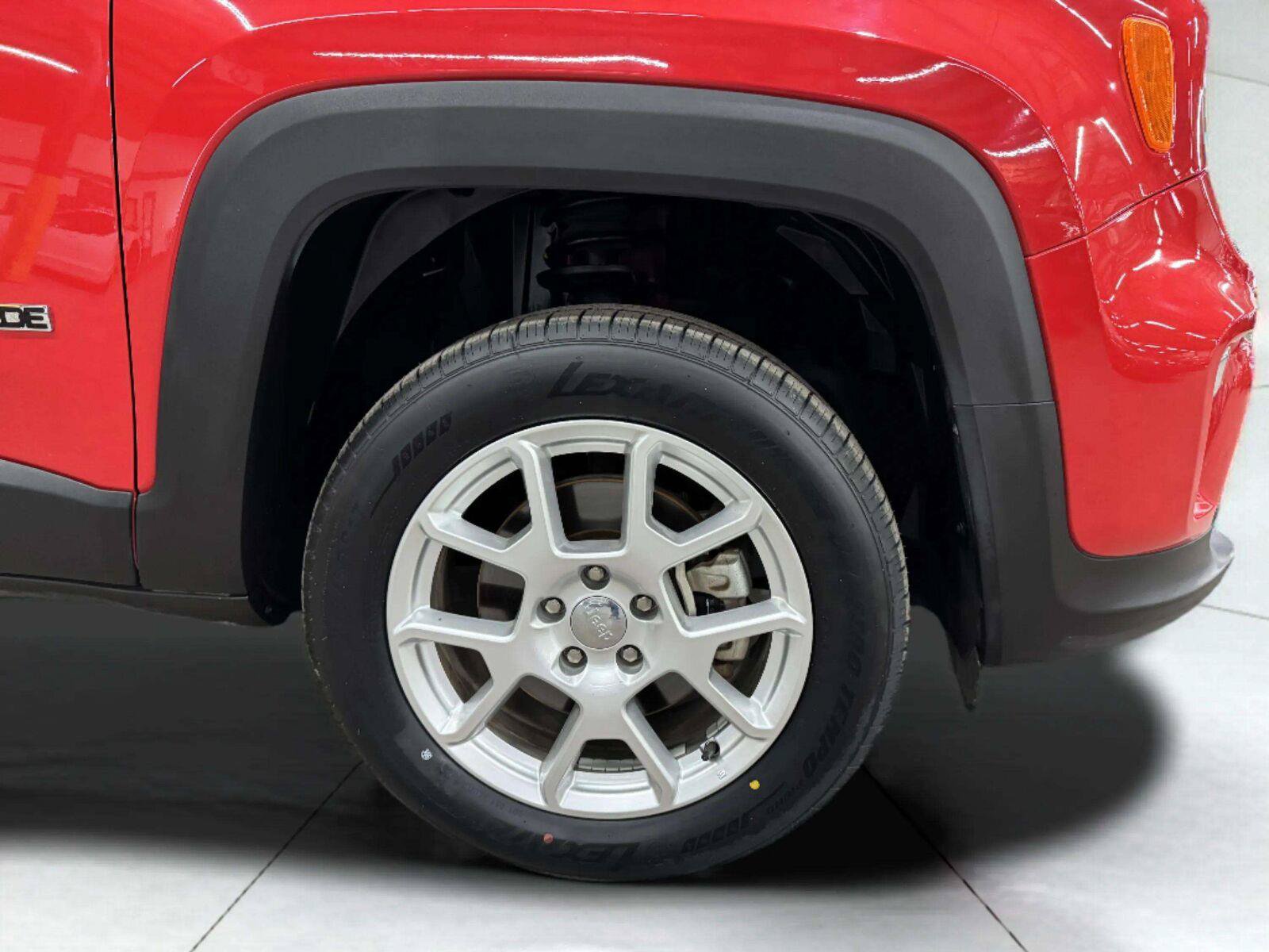 Used 2020 Jeep Renegade Latitude AWD/4WD image 59