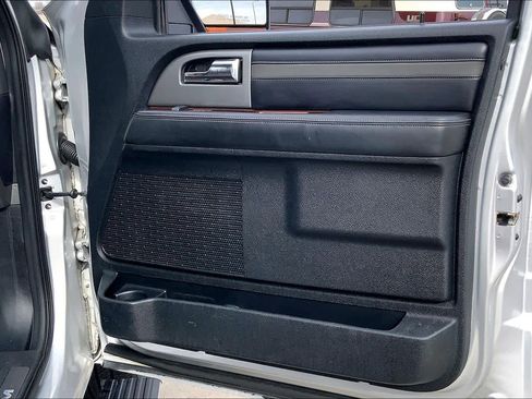Used 2016 Ford Expedition Platinum image 23