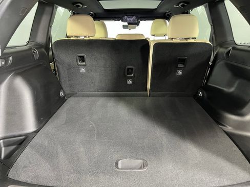 Certified 2024 Jeep Grand Cherokee Limited w/ Luxury Tech Group II image 28