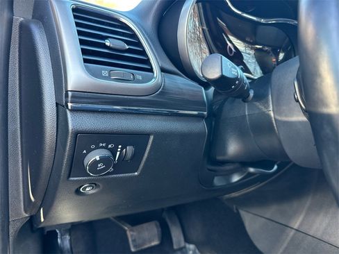 Used 2020 Jeep Grand Cherokee Limited image 38