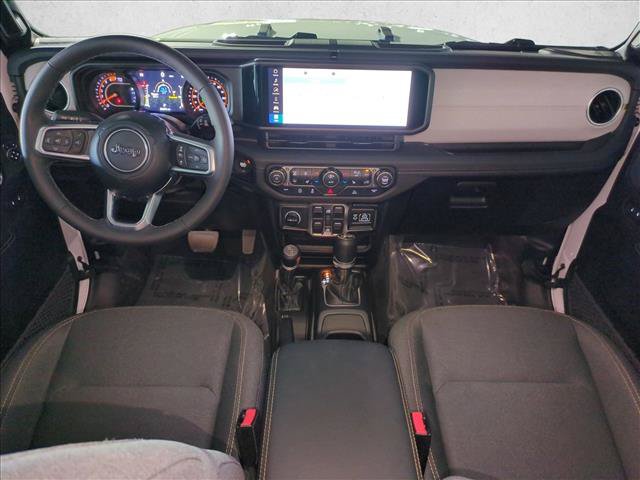 Used 2026 Jeep Wrangler Unlimited Sahara AWD/4WD image 16