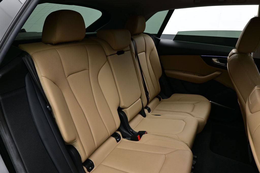 Used 2022 Audi Q8 Premium Plus AWD/4WD image 16