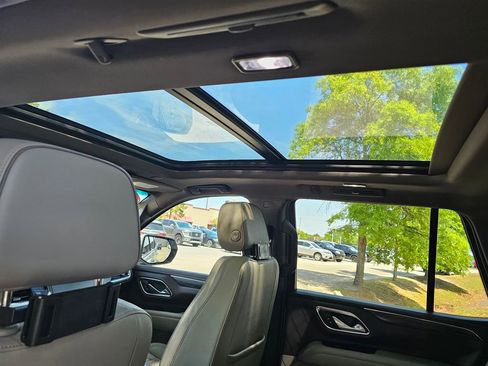 Used 2022 GMC Yukon SLT w/ SLT Premium Package RWD image 13