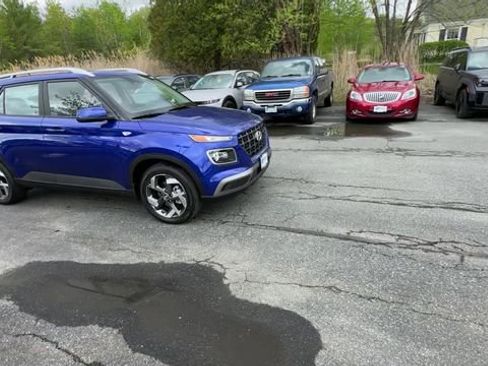 New 2025 Hyundai Venue Limited image 10