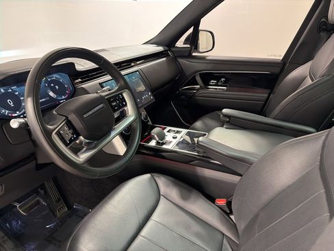 Used 2022 Land Rover Range Rover SE image 10
