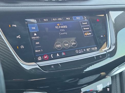 Used 2023 Cadillac XT6 Sport w/ Technology Package AWD/4WD image 18