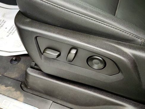 Used 2023 Chevrolet Suburban Z71 w/ Off-Road Capability Package image 12