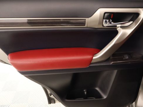 Used 2021 Lexus GX 460 Premium w/ Premium Package image 18