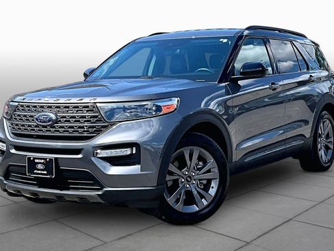 Certified 2023 Ford Explorer XLT w/ Equipment Group 202A RWD image 35