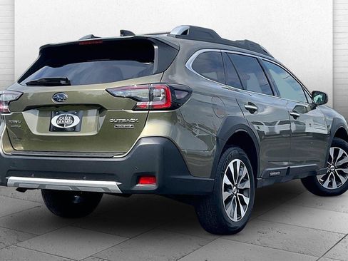 Used 2025 Subaru Outback Touring AWD/4WD image 14