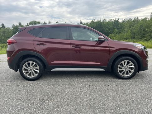 Used 2017 Hyundai Tucson SE Plus AWD/4WD image 4