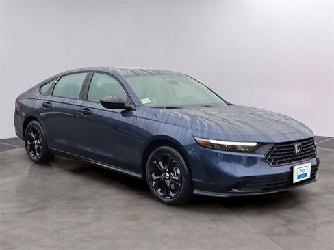 New 2025 Honda Accord SE image 2