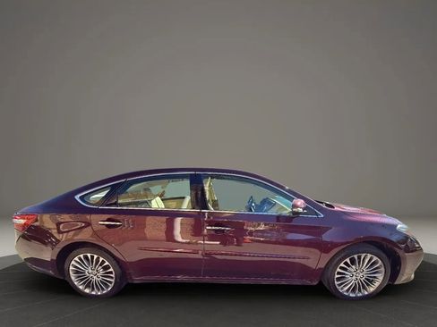 Used 2018 Toyota Avalon Limited image 4