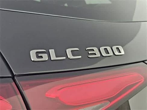 Certified 2025 Mercedes-Benz GLC 300 4MATIC image 29
