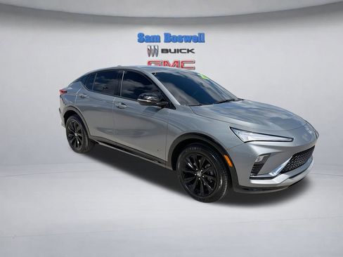 Used 2025 Buick Envista Sport Touring w/ Convenience II Package FWD image 2
