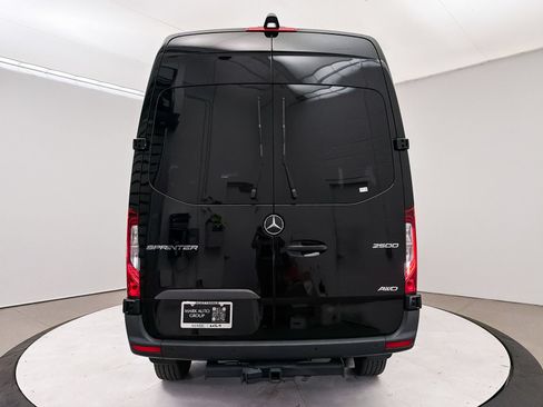 Used 2024 Mercedes-Benz Sprinter 2500 image 15