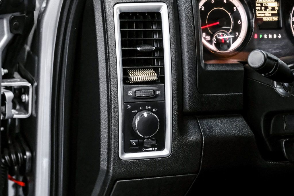 Used 2021 RAM 1500 Classic SLT AWD/4WD image 27