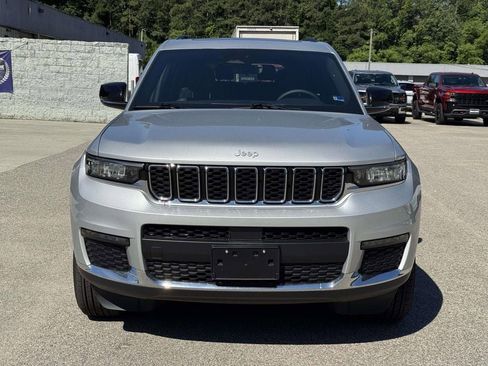 Used 2025 Jeep Grand Cherokee L Limited w/ Trailer Tow Package AWD/4WD image 27