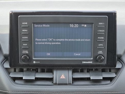 Used 2021 Toyota RAV4 XLE FWD image 18