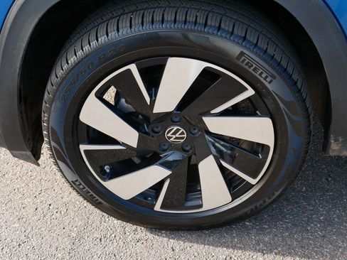 Certified 2024 Volkswagen Atlas Cross Sport SEL image 15