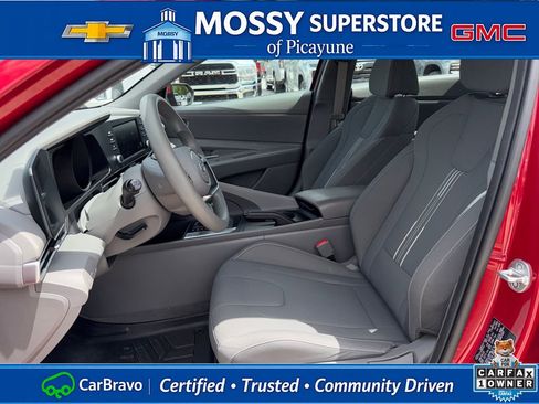 Used 2023 Hyundai Elantra SEL w/ Cargo Package FWD image 12