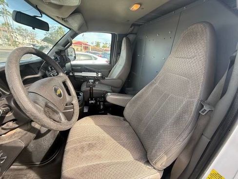 Used 2021 Chevrolet Express 2500 RWD image 16