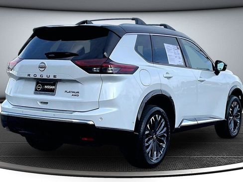 Used 2025 Nissan Rogue Platinum AWD/4WD image 7