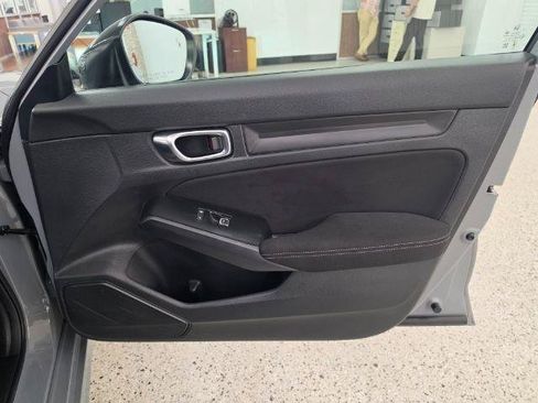 Used 2025 Honda Civic Sport image 26