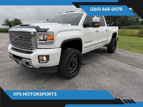 Used 2019 GMC Sierra 2500 Denali w/ Duramax Plus Package AWD/4WD image 1