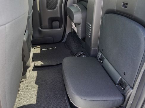 Used 2024 Nissan Frontier SV RWD image 21