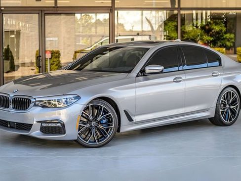 Used 2018 BMW 540i w/ M Sport Package RWD image 2