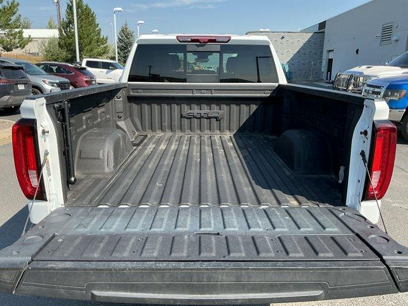 Used 2024 GMC Sierra 1500 AT4 w/ Technology Package AWD/4WD image 21