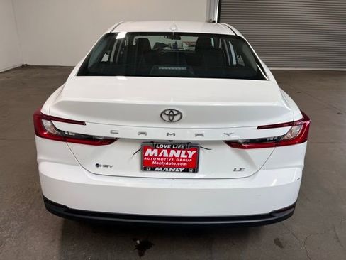 Used 2025 Toyota Camry LE image 4