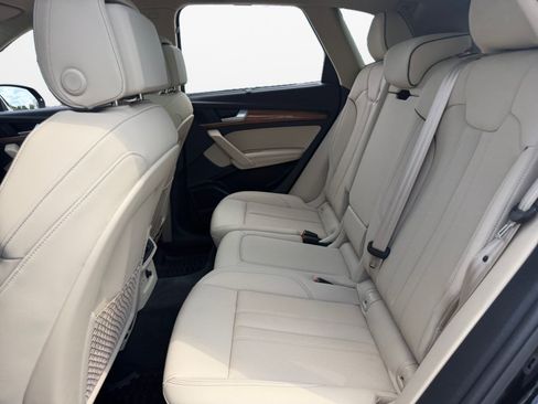 Used 2021 Audi Q5 Prestige w/ Prestige Package AWD/4WD image 16