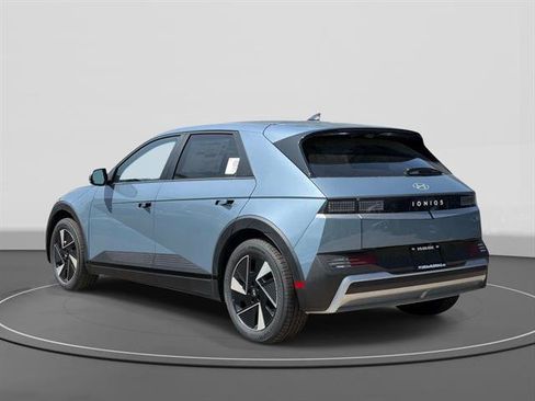 New 2026 Hyundai Ioniq 5 SE RWD image 4