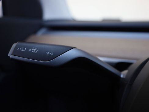 Used 2020 Tesla Model Y Long Range AWD/4WD image 36