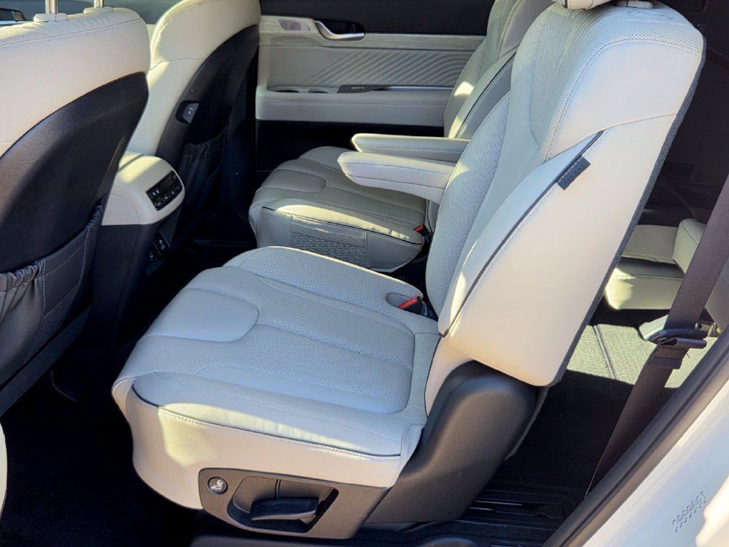 Used 2024 Hyundai Palisade Calligraphy AWD/4WD image 13
